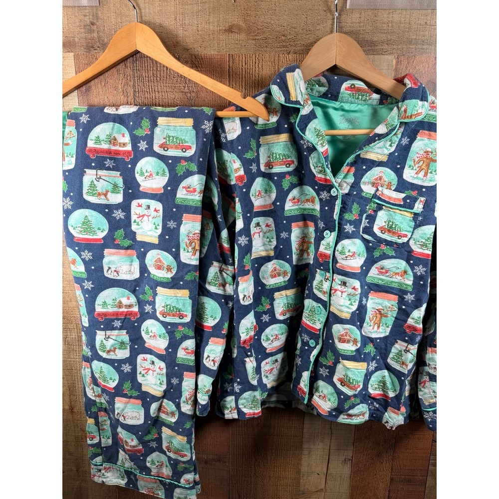 Nick and Nora Winter Snow Globes Women's Fleece Pajamas Medium
